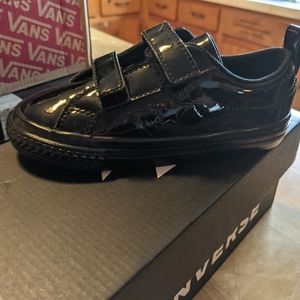 Converse shoes size 10 toddler